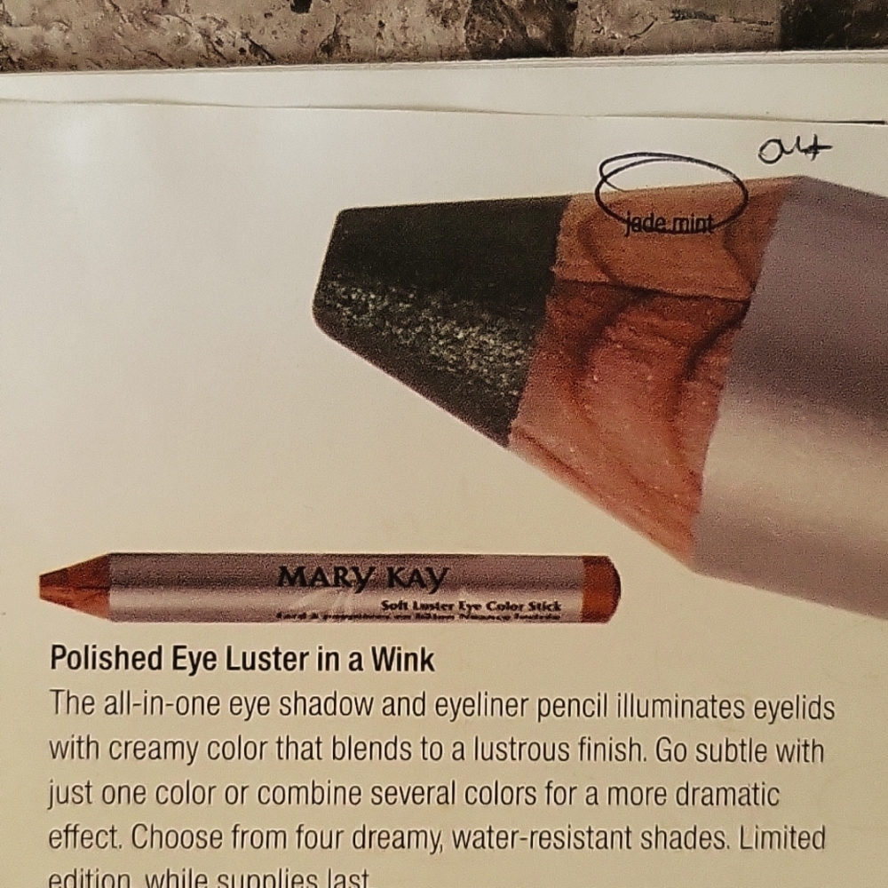 Violet Dawn: Eye Color Stick - Picture 3 of 3